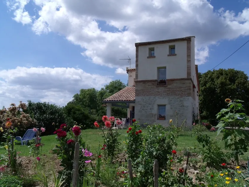 Gite le pigeonnier du figue-haut  avec piscine privée à durfort lacapelette - Image 1