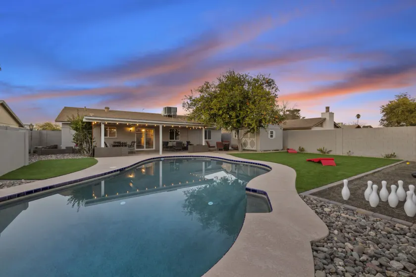 Four Queens Inn ~No Cleaning Fee~ Near Airport/ASU - Image 1