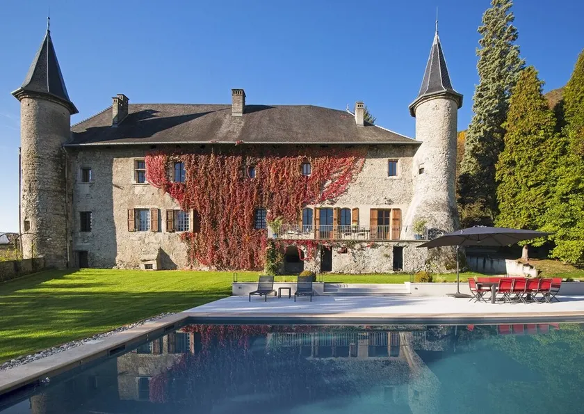 Chateau Ste Genevieve - Image 1