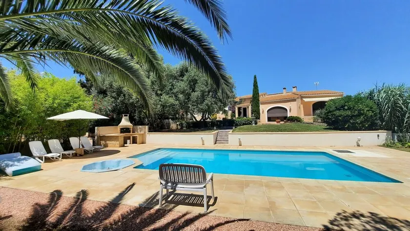 Villa dans domaine sécurisé de 3400m2 avec piscine - Image 1