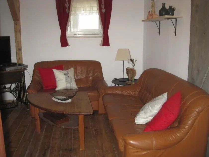 Cozy holiday home (75sqm) with natural wood furniture - Image 1