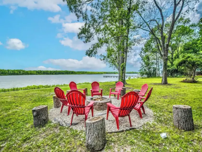 BRANDNEW Modern Farmhouse w/ Hot tub, Playground, Kayaks & Fire pits - Image 1