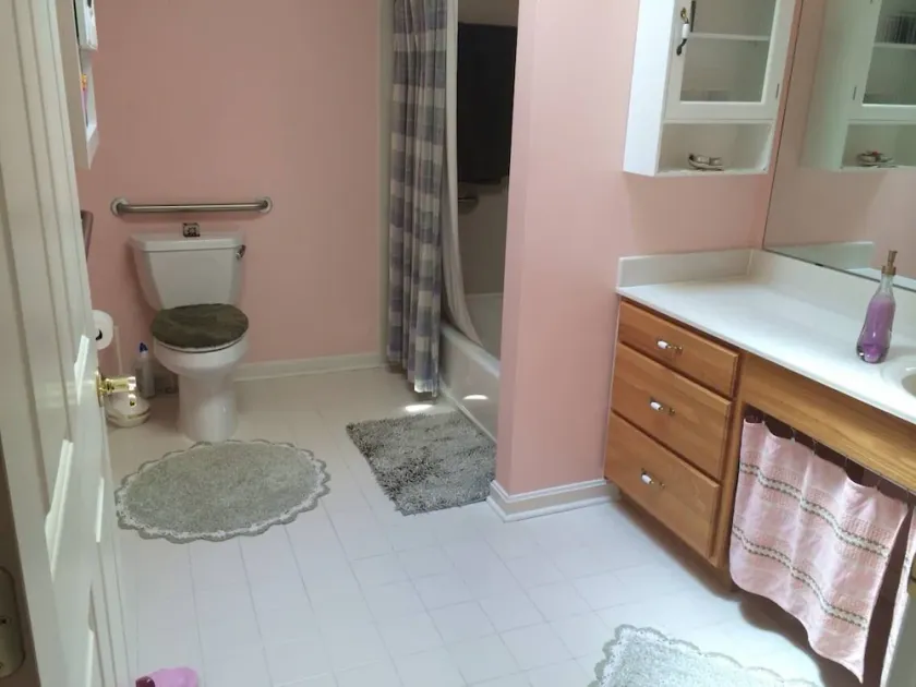 a CCCCCCC (Clean, Clear, Cool, Convenient, Comfortable, Calm, Cousy) Guest room - Image 1