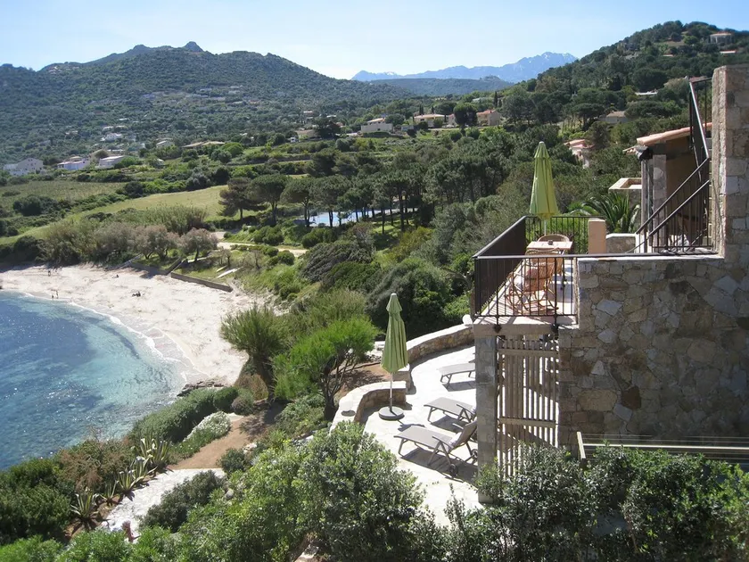 Belle maison de vacances en bord de mer avec accès direct à la mer, près de l'Île Rousse - Image 1