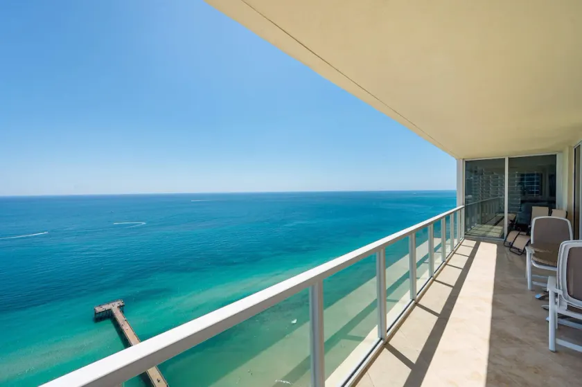 Direct Ocean Views! Spectacular Location in Sunny Isles. Very Walkable - WOW! - Image 1