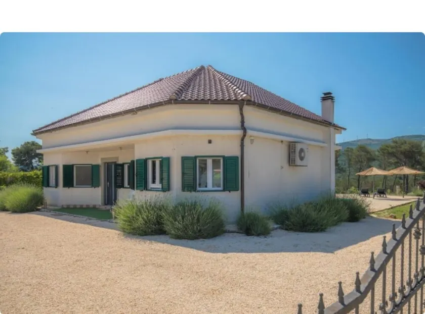 Vila P - Image 1