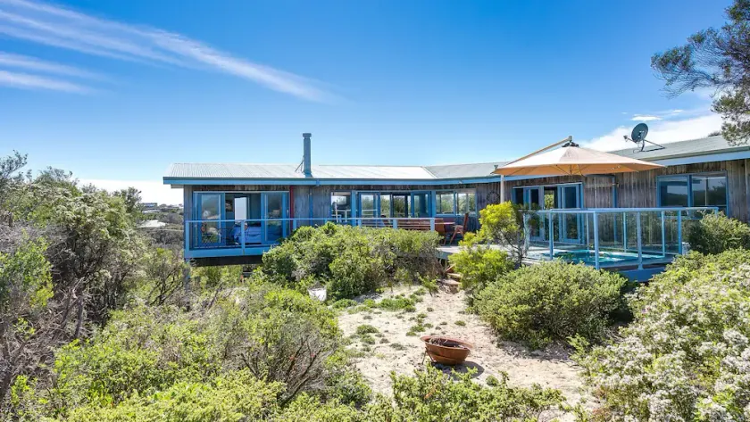 My Back Beach Retreat with spa and ocean views - Image 1