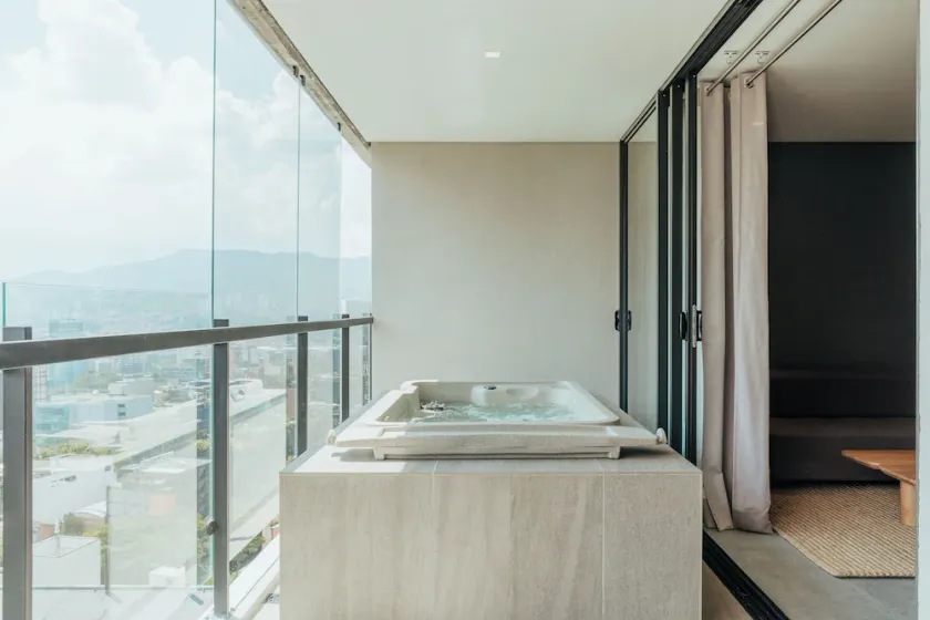 Provenza - Private Balcony & Hot Tub - Pool - Deluxe - Wake 1115 - Image 1