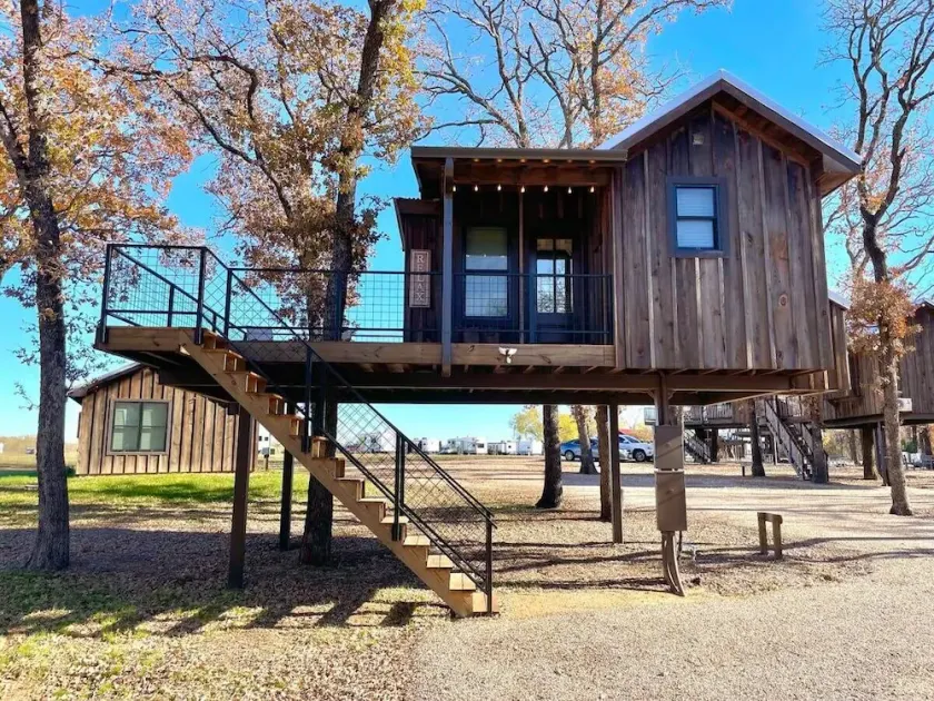 The Wren Treehouse 15 MIN to Magnolia Baylor - Image 1
