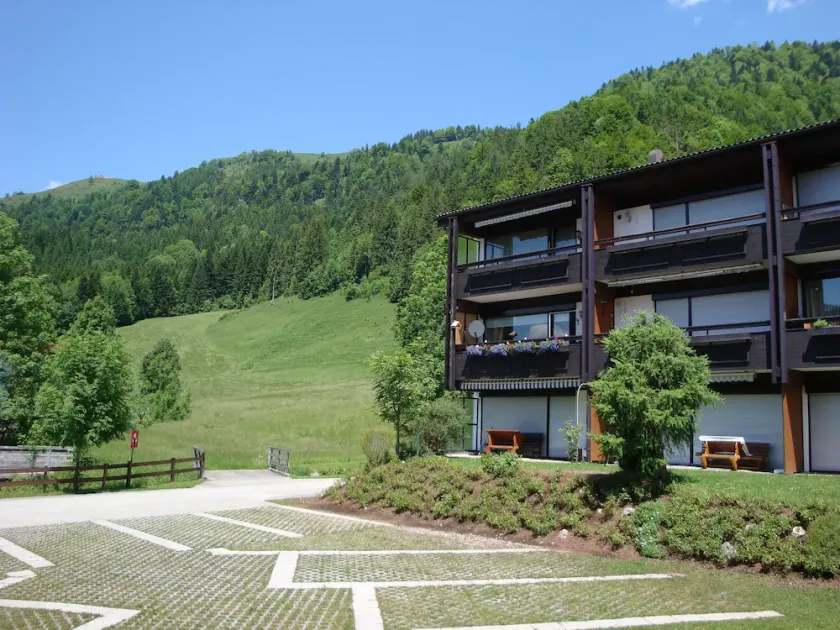 Luxury 6 pers. Apartment with guest rooms near the golf course and lake - Image 1