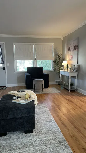 Walk to Knoxville Raceway! 3BR, Fire Pit, Near Lake Red Rock & Pella - Image 1