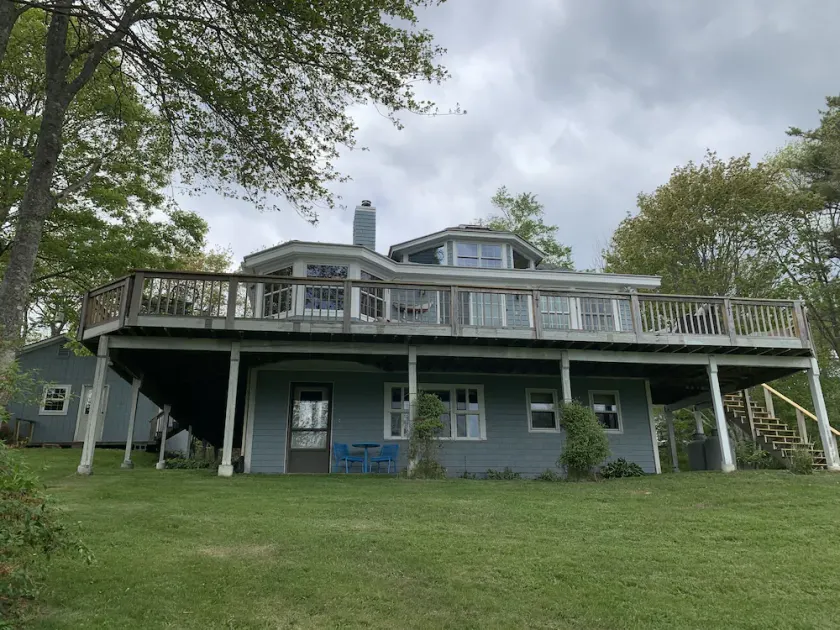 Beautiful house on the Harpswell Peninsula over looking Casco Bay - Image 1