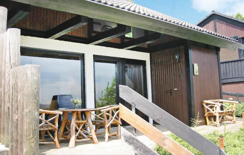 2 bedroom beautiful home in Bischofsheim - Image 1