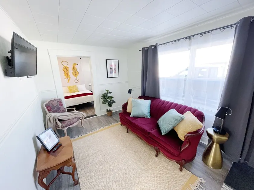 Suite 106 | 2 Bed / 2 Bath + Living & Kitchen - Image 1