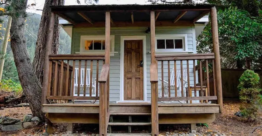 Tiny cottage with kitchenette - Image 1