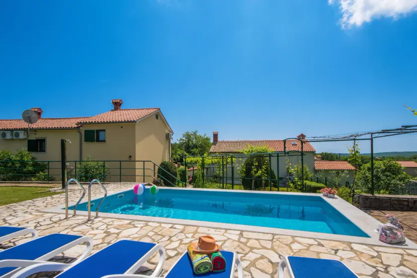 Romantische und familienfreundliche Villa mit Pool, Minuten vom Strand - Image 1