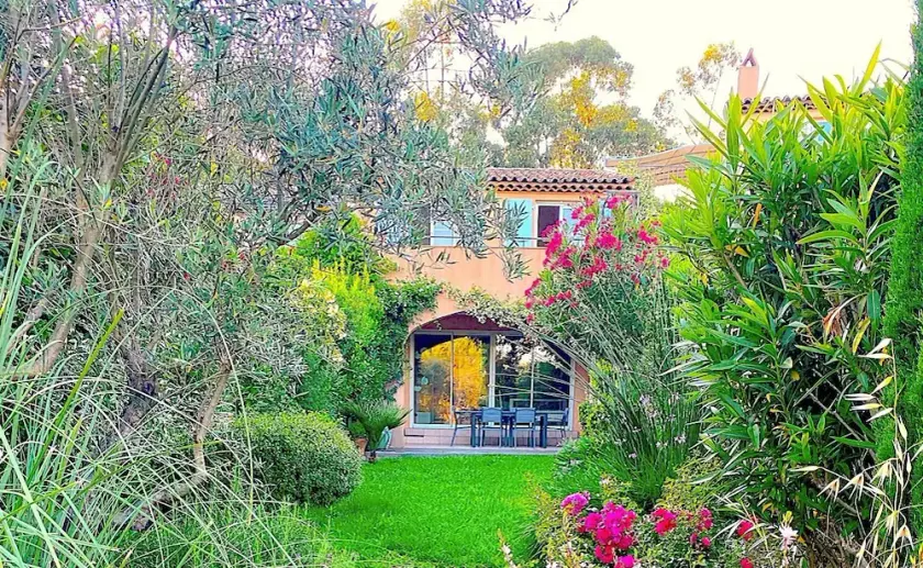 Charmantes Haus im privaten Golfclub von Saint-Tropez – Bis zu 8 Gäste - Image 1