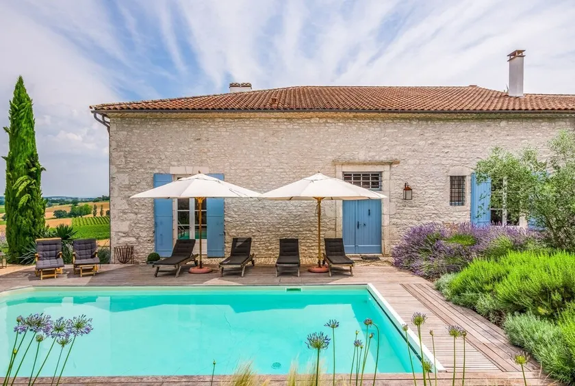 La Maison Des Moines - Image 1