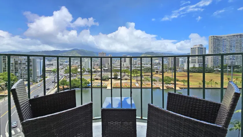 Waikiki Studio Apartment with great Ala Wai Canal Views - Image 1