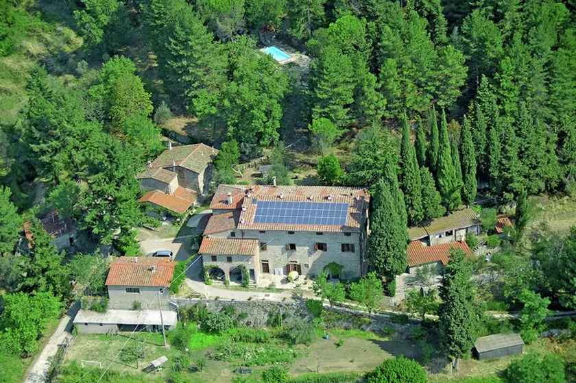 Farmhouse in Castelfranco Piandiscò with Garden - Image 1