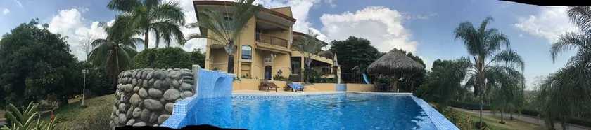 Nestled in the tropical rainforest with fabulous, unobstructed views! - Image 1