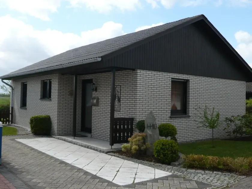 Detached holiday home in Eckwarderhörne, with unobstructed views of the dike - Image 1