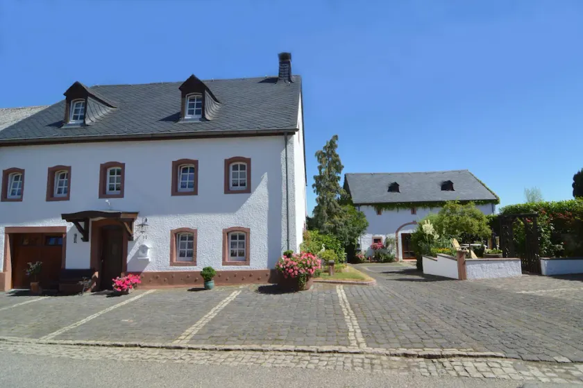Appealing Apartment in Ittel with Garden, Parking, Bicycles - Image 1