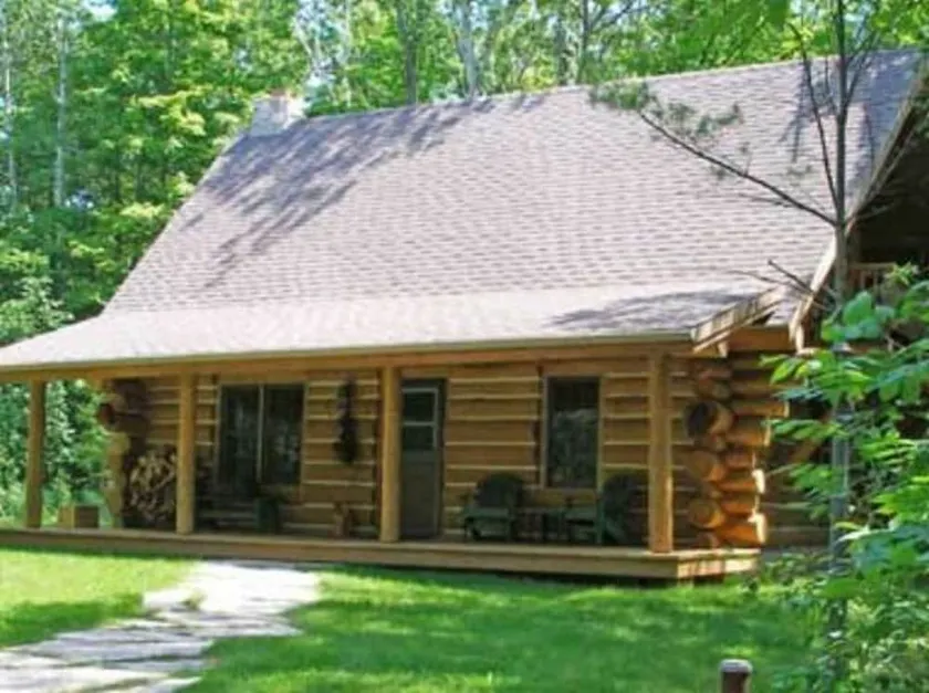 Egg Harbor Log Cabin, Door County - Image 1
