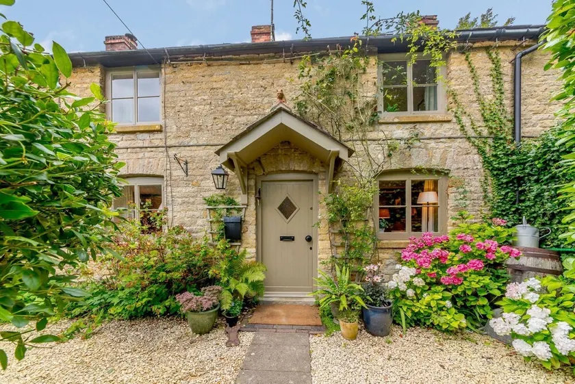 Sumptuous dog friendly holiday cottage in the Cotswolds - Star Cottage - Image 1