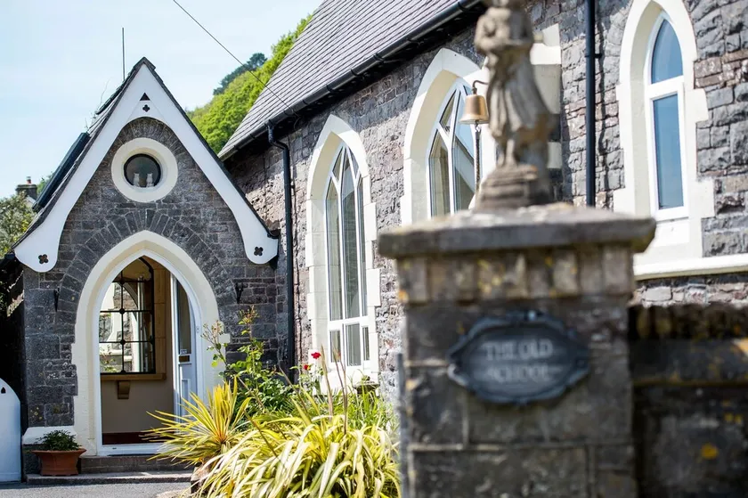 Unique historic school‑house conversion with log burner - Image 1