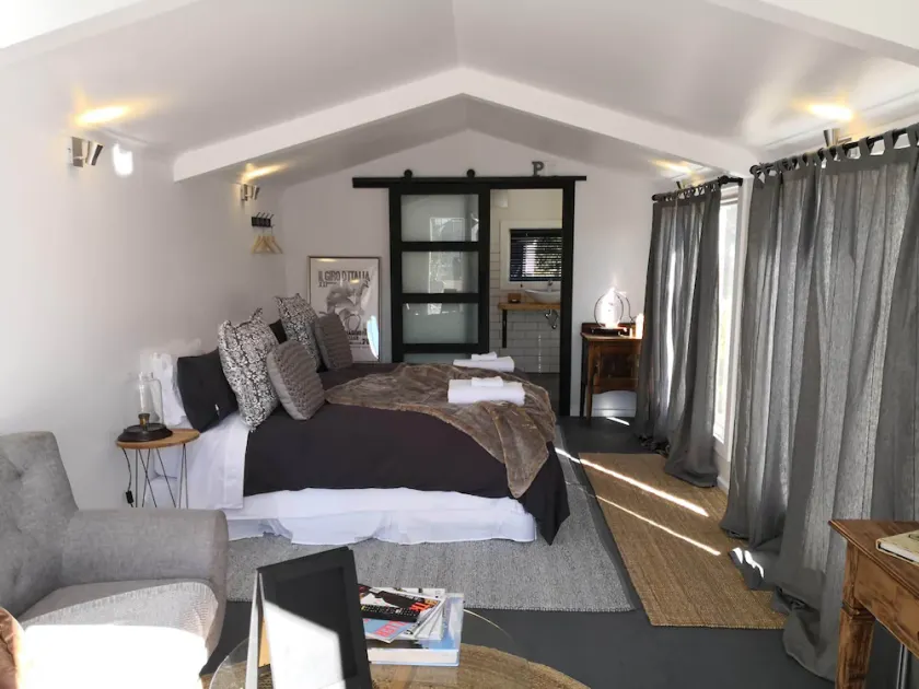 Luxurious Hilltop Studio, only 10 minutes walk to the main street of Daylesford - Image 1