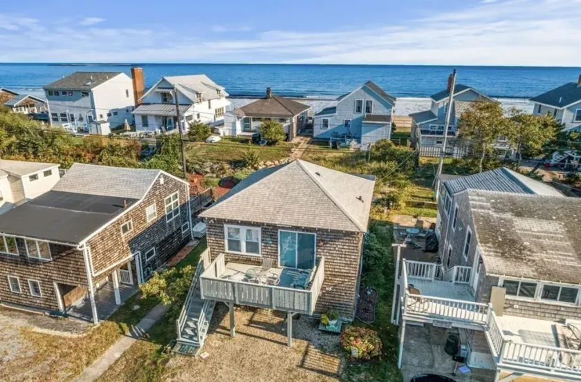 Adorable Beach house with lots of outdoor space and steps to Long Beach!  - Image 1