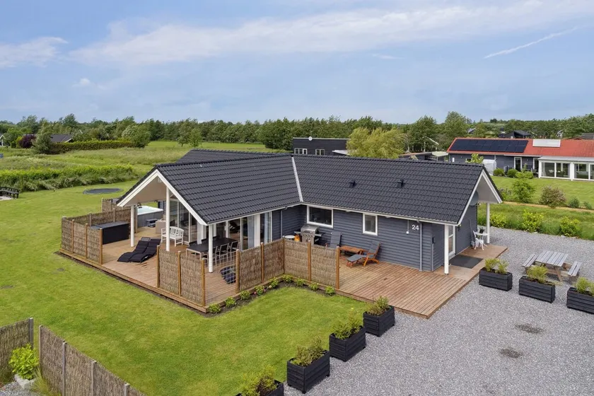 Charming Holiday Home With Many Activities - Image 1
