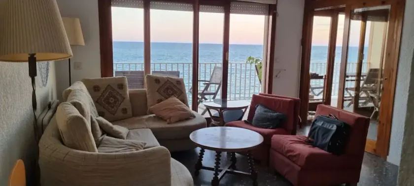 TELEWORK IN FRONT OF THE SEA - Image 1