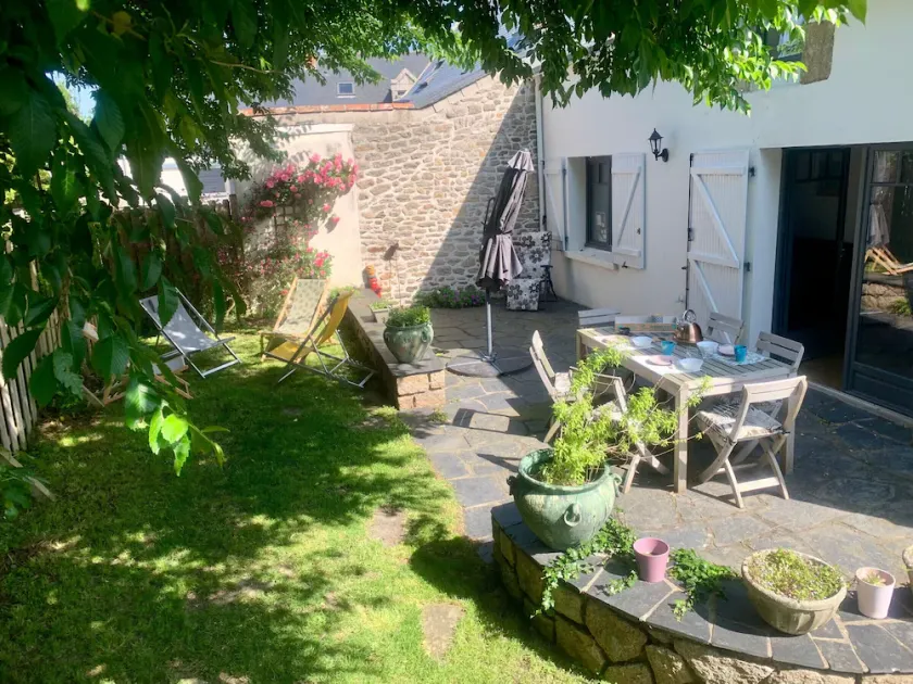 Charming Renovated House with Garden in the Heart of Salt Marshes, Close to Guérande and La Baule - Image 1