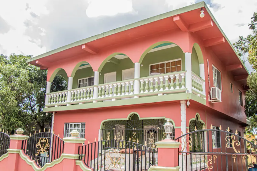 Charlie's Cottages - Image 1