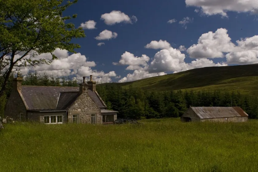 Whole house in the heart of the Mal-Whikey Countrys - Image 1