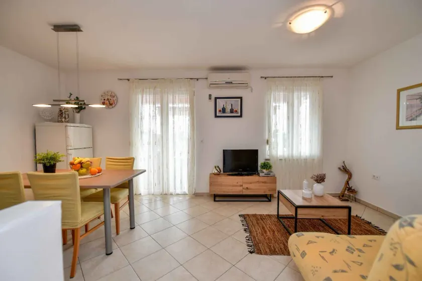 Appartamento con terrazza e vista mare - Image 1