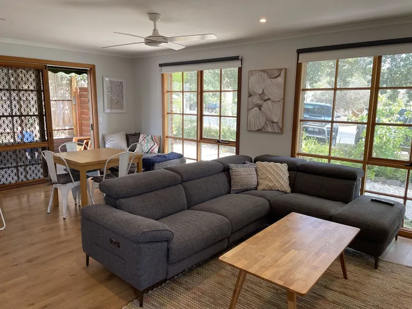 Cowes Chapel Beach House - Image 1