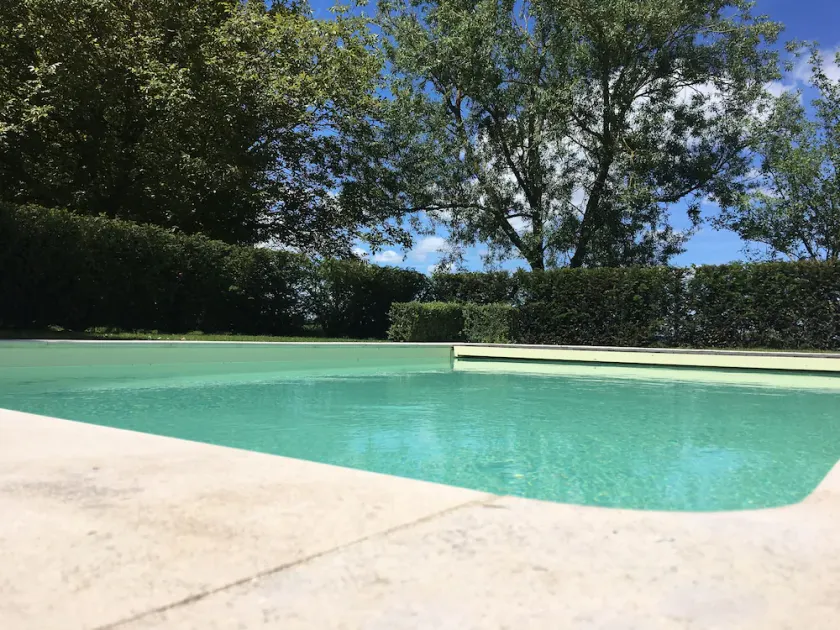 Magnifique propriété avec piscine privée - Image 1