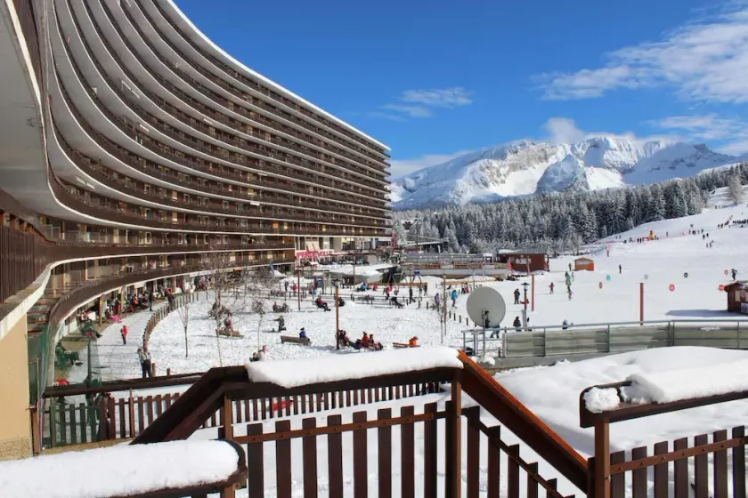 Ski-in/ski-out & foot of the slopes, 3rd floor, view mountain, balcony, tv, 27m², Superdévoluy - Image 1