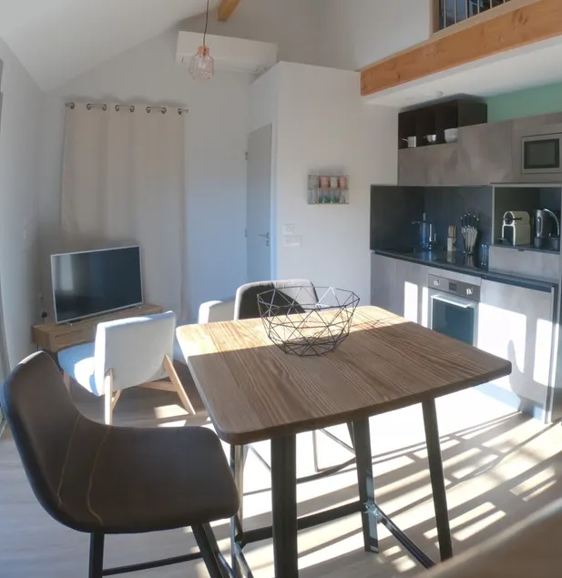Suite Privilège Avec Jacuzzi Privé sur Terrasse - Image 1