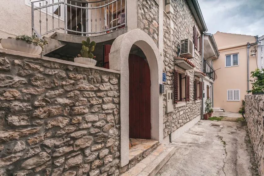 Beautiful Stonehouse 'Emi ' near the sea for 4-8 people - Image 1