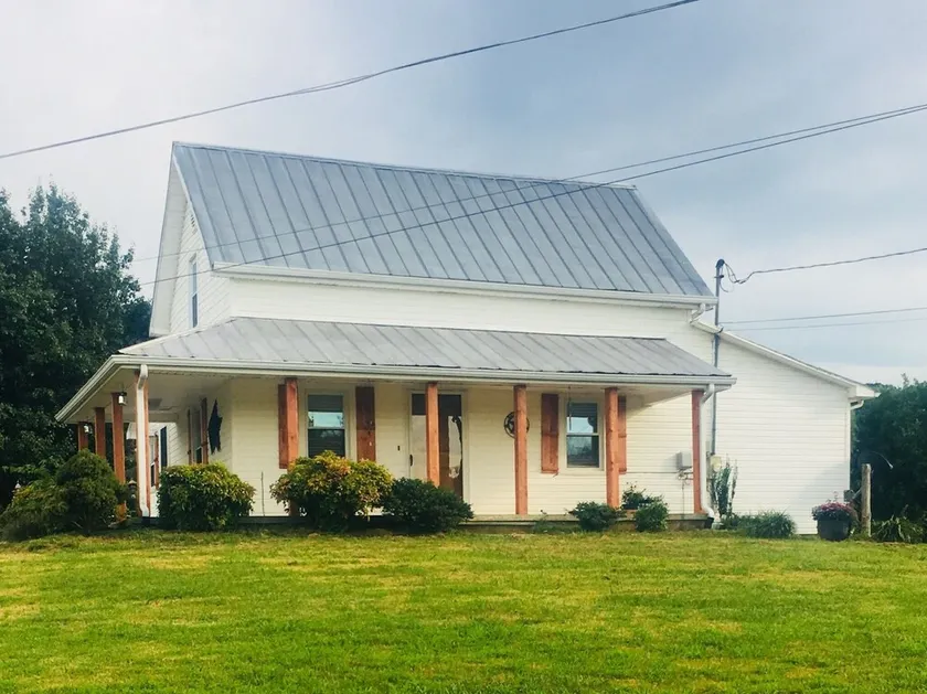 Little Davis Farmhouse - Image 1