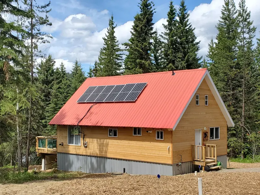 Secluded lakefront Cabin - Image 1