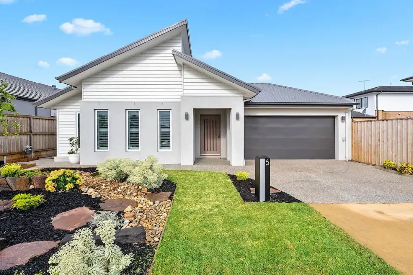 Luxury Large Home - LATE CHECK OUT Feb-Nov 2025 - Image 1