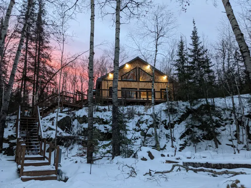 Rainy Lake Retreat! Three year old cabin, Lakeview with hot tub and dock!! - Image 1