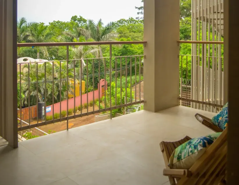 Gorgeous and modern 1 bedroom apartment in brand new condo complex - Image 1