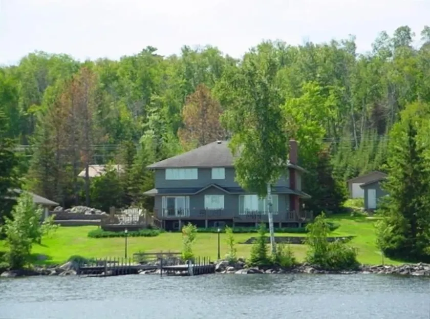 Ein unbeschreibliches Lake House am Lake Vermilion Cook - Image 1