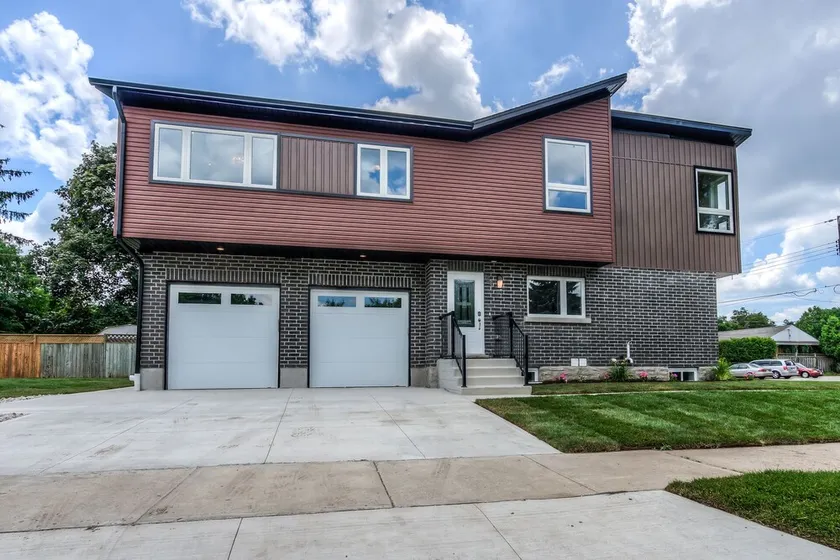 Large 3bdrm Duplex in the Heart of Kitchener! - Image 1